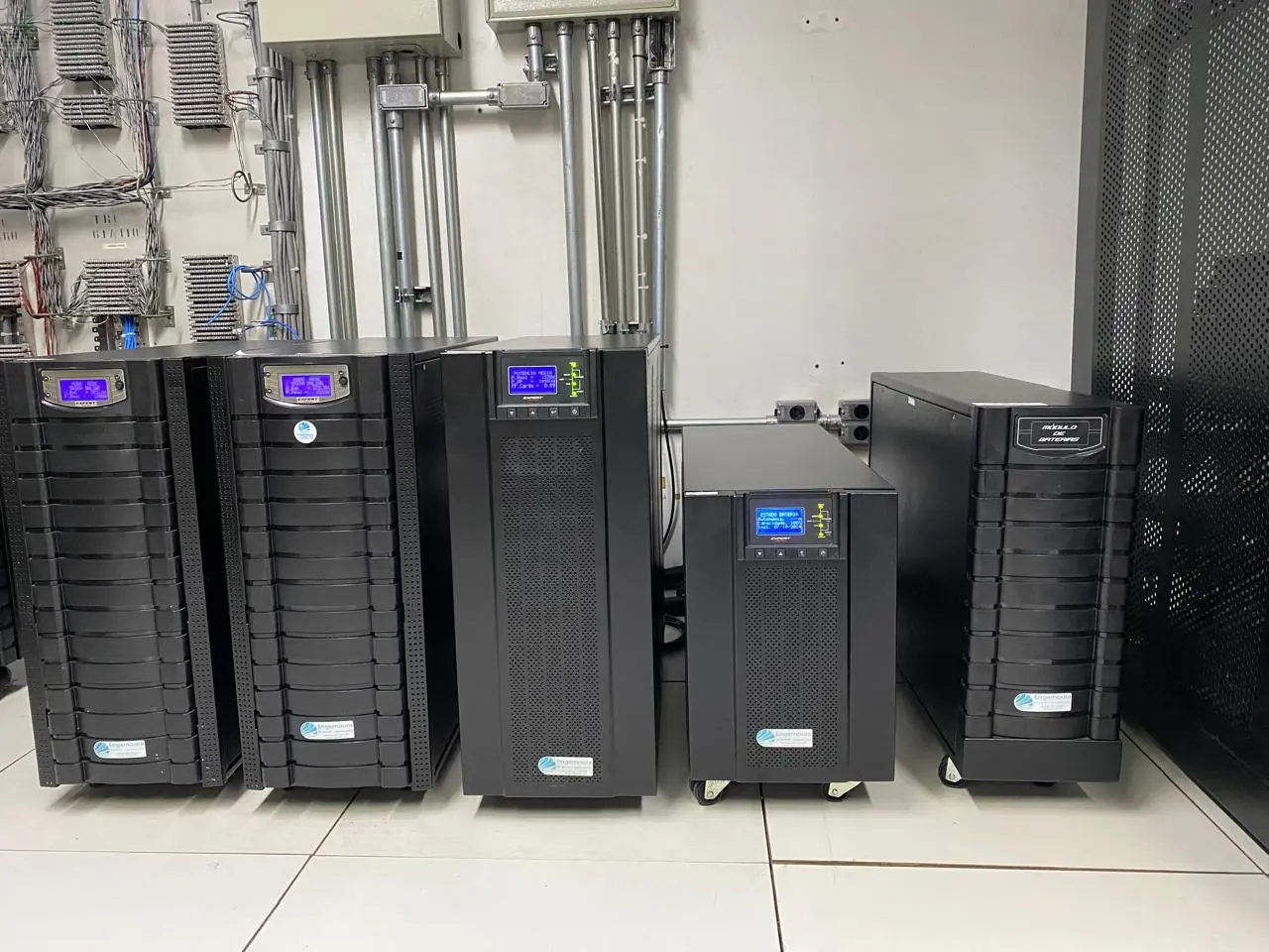 Equipamento Engemoura instalado em central de monitoramento - foto 1