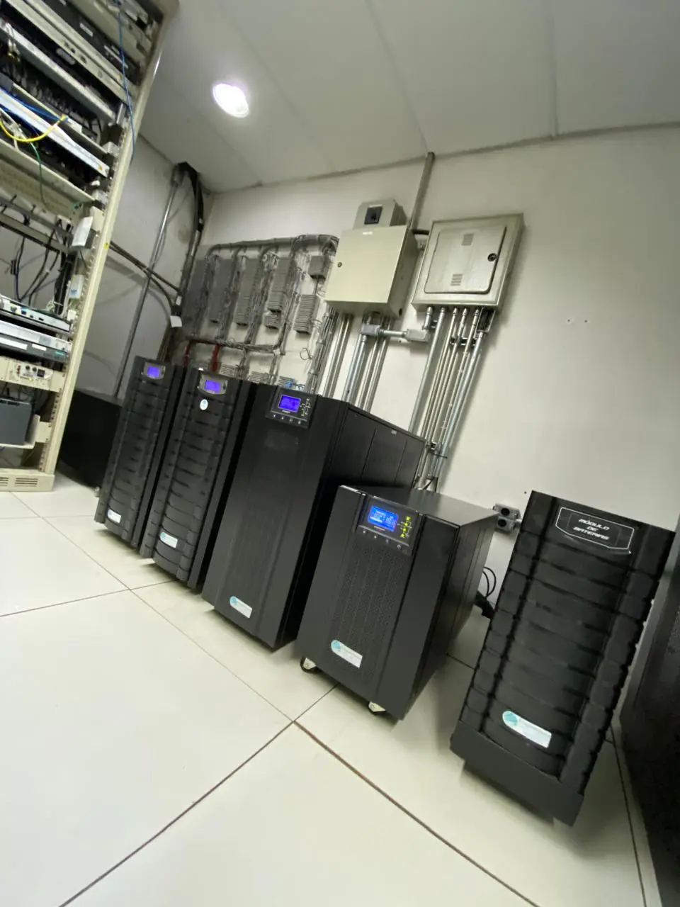 Equipamento Engemoura instalado em central de monitoramento - foto 2