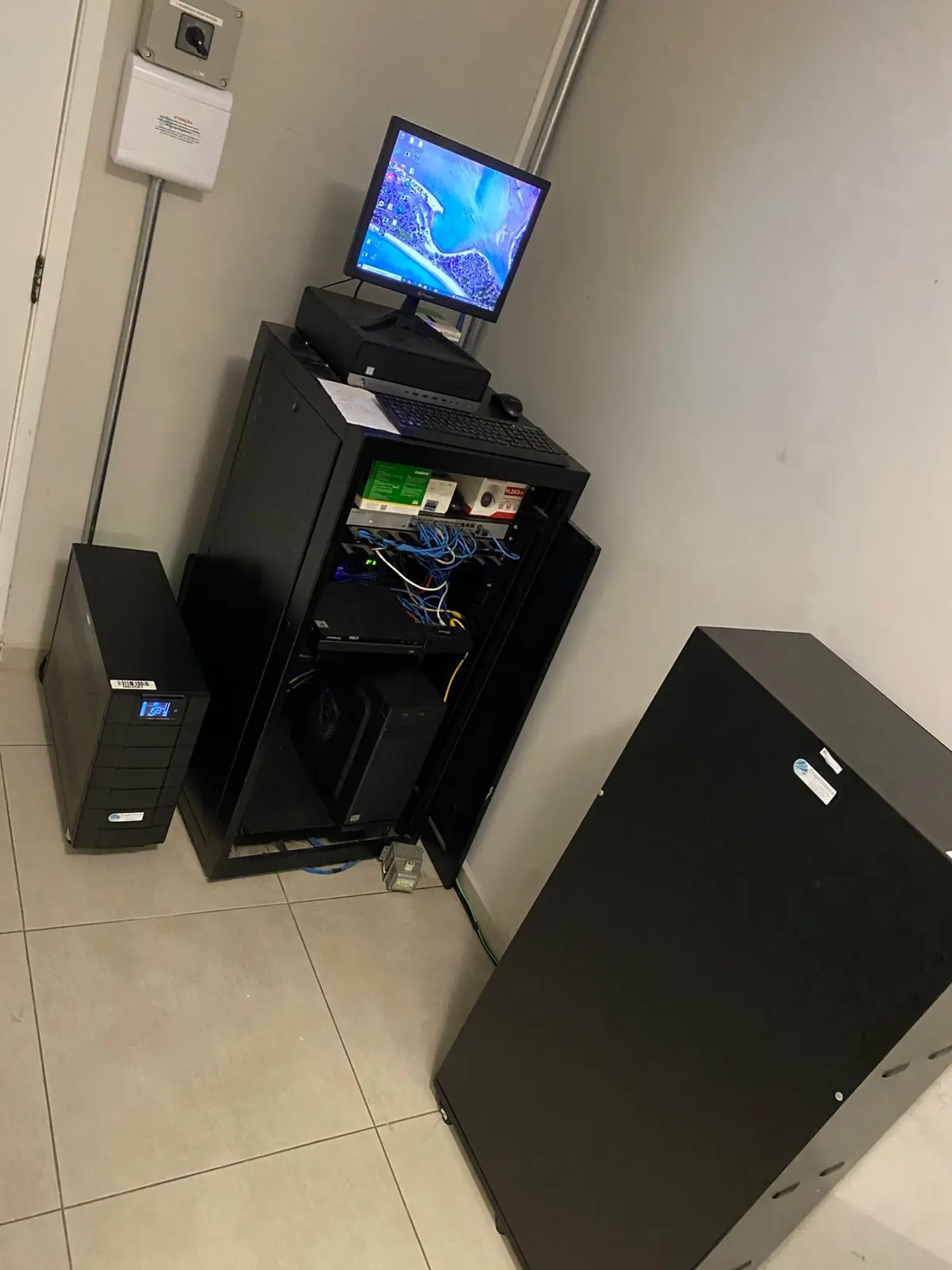 Equipamento Engemoura instalado em central de monitoramento - foto 3